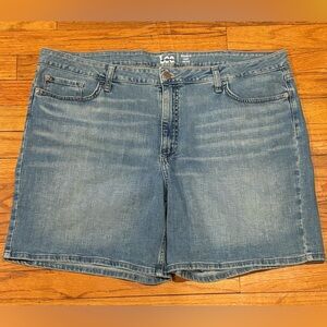 Lee Women’s Light Blue Mid-Rise Denim Shorts 22W